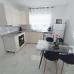Beautiful With Pool And Wifi