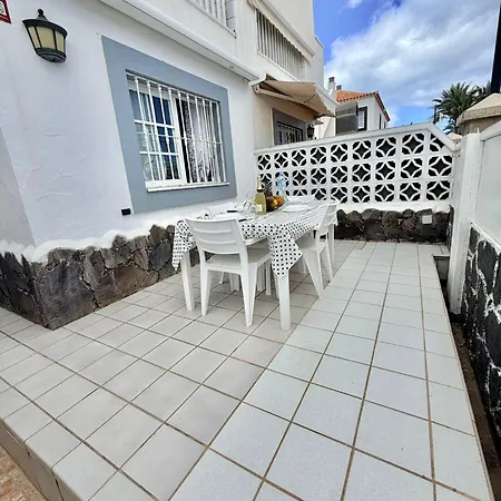 Relax In - Pool & Free Parking Apartament